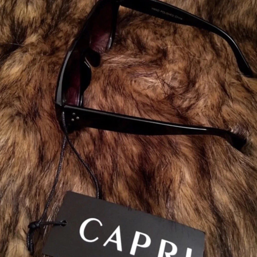 ✨NEW! LAST PAIR! Matte black capri vintage sunnies✨ - Picture 3 of 3